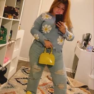 Meet your Posher, Elizabeth